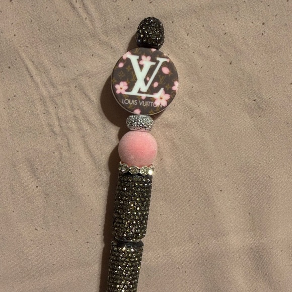 Brown and Pink 4 piece set includes keychain, pen, mag-safe pop socket & pouch. - Picture 5 of 6